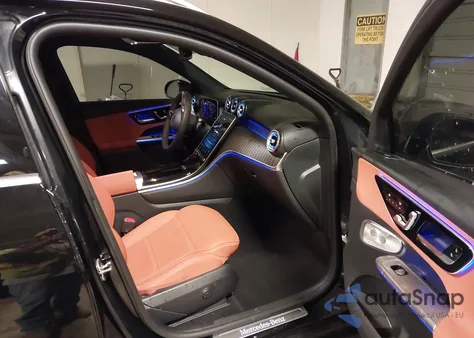 2025 Mercedes-Benz Glc 300 4Matic Suv z USA, uszkodzony, nr VIN W1NKM4HB8SF376450